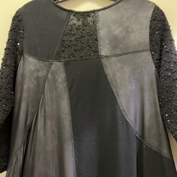 Elloquent mixed media black, sequined embellished tunic top Sz. M - Picture 6 of 7